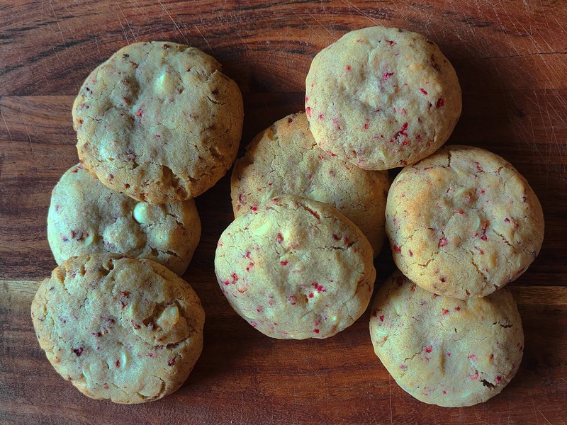 Framboos/ witte chocolade koeken 12 stuks