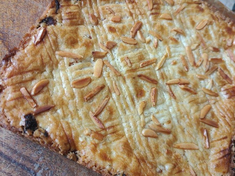 Boterkoek rozemarijn/gedroogde abrikozen 12-16 stukken